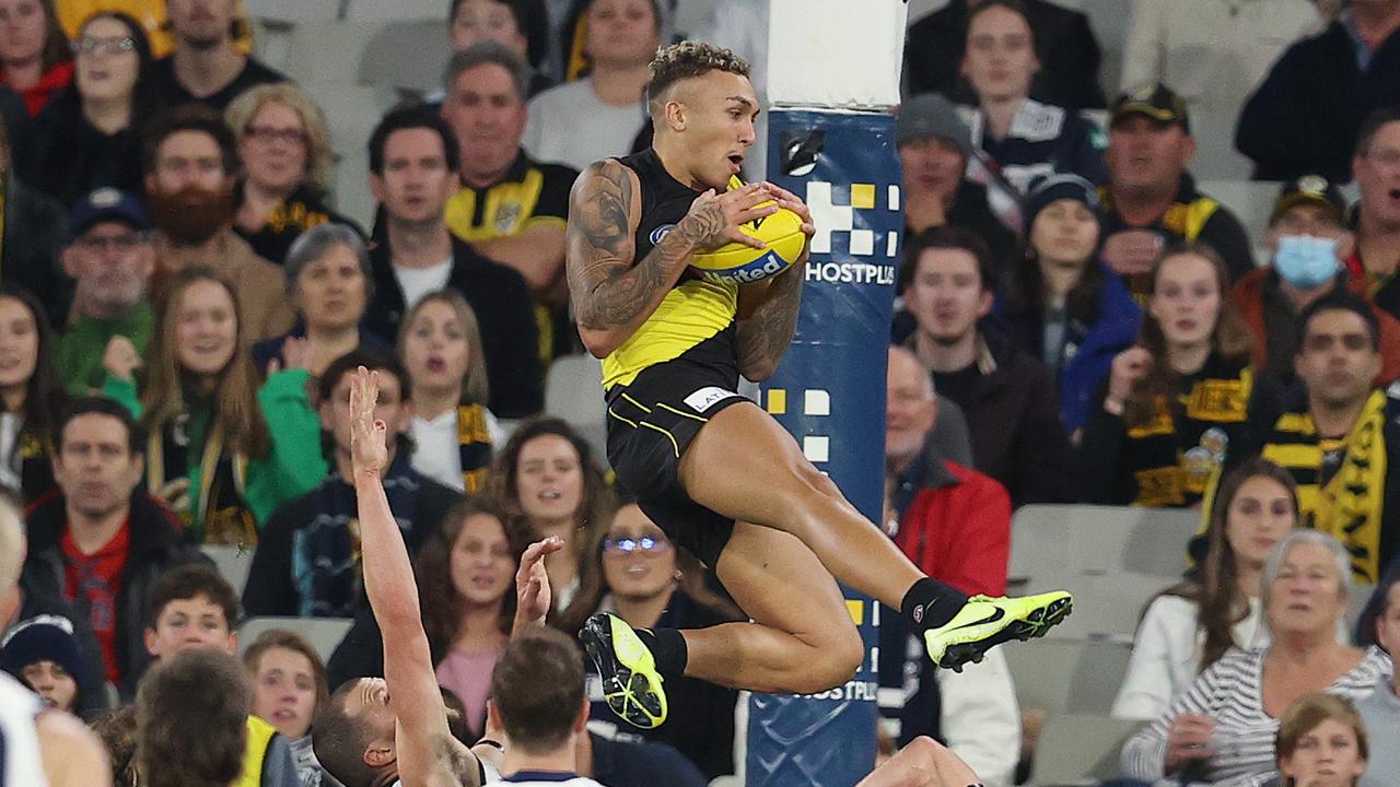 AFL Round 8. 07/05/2021. Richmond vs Geelong at the MCG, Melbourne. Richmonds Shai Bolton takes a screamer during the 1st qtr. . Pic: Michael Klein