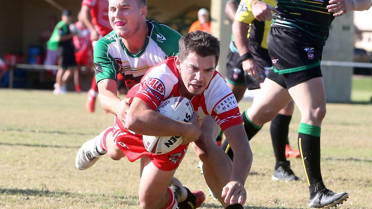 Scott Bunt scores for Currumbin. Picture by Richard Gosling