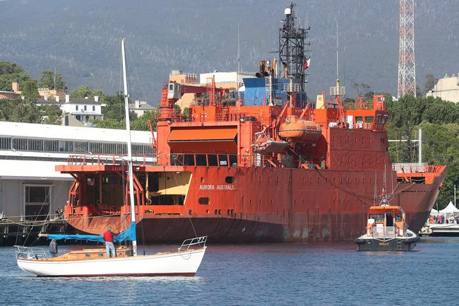 Final voyage out of Hobart for the Aurora Australis. Picture: NIKKI DAVIS-JONES