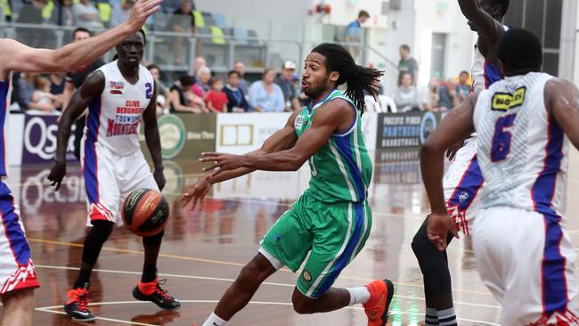 Roller Matt Adekponya. Photo by Richard Gosling