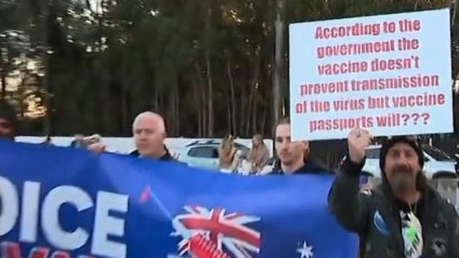 Truckies rallied on the M1 as part of a protest against Queensland's mandatory vaccination requirement for essential workers. Picture: 9 News