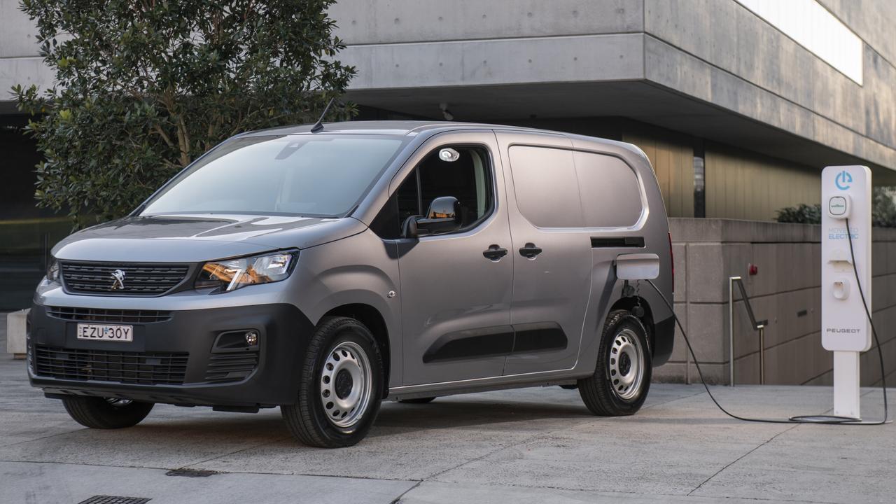 Renault Trafic Formula Edition Van Looks The Part In Australia