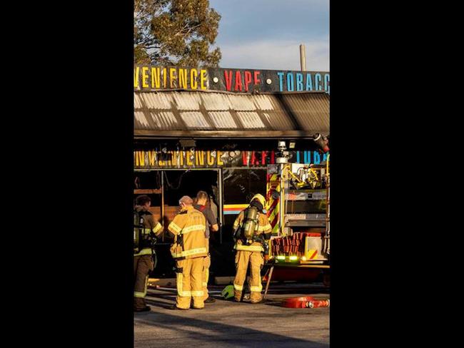 Two smoke shops set on fire in Melbourne