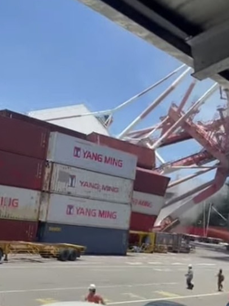 Video Captures Dramatic Crane Collapse In Taiwan Au 