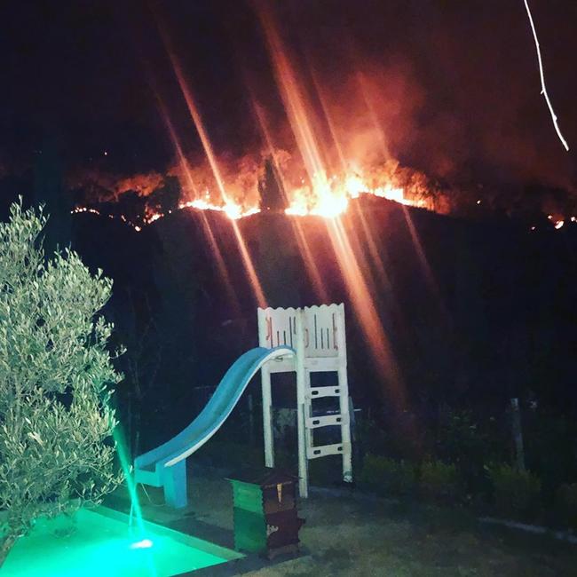 Fire bears down on Sarabah Estate in 2019.