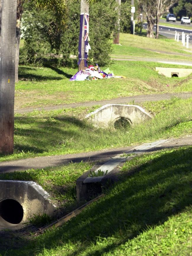 Wood planks still at the scene on June 18, 2003