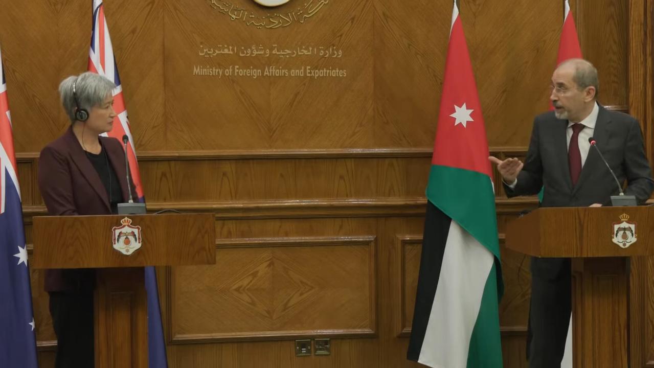 Australian Foreign Minister Penny Wong and Jordan's Deputy Prime Minister and Foreign Affairs Minister Ayman Safadi at a press conference in Amman. Supplied.