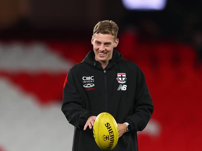 MELBOURNE, AUSTRALIA - JUNE 08: Arie Schoenmaker of the Saints warms up prior to the round 13 AFL match between St Kilda Saints and Gold Coast Suns at Marvel Stadium on June 08, 2024 in Melbourne, Australia. (Photo by Graham Denholm/Getty Images)