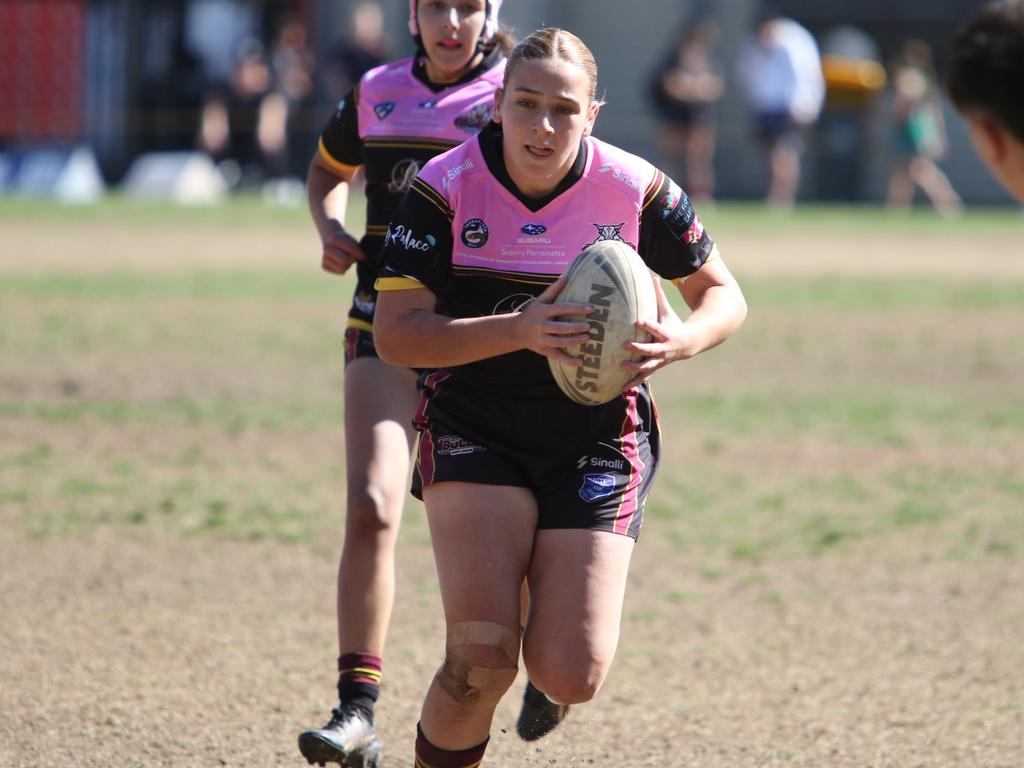 Isabelle Bell of the Hills Bulls U14s side. Picture: Peter Gaston