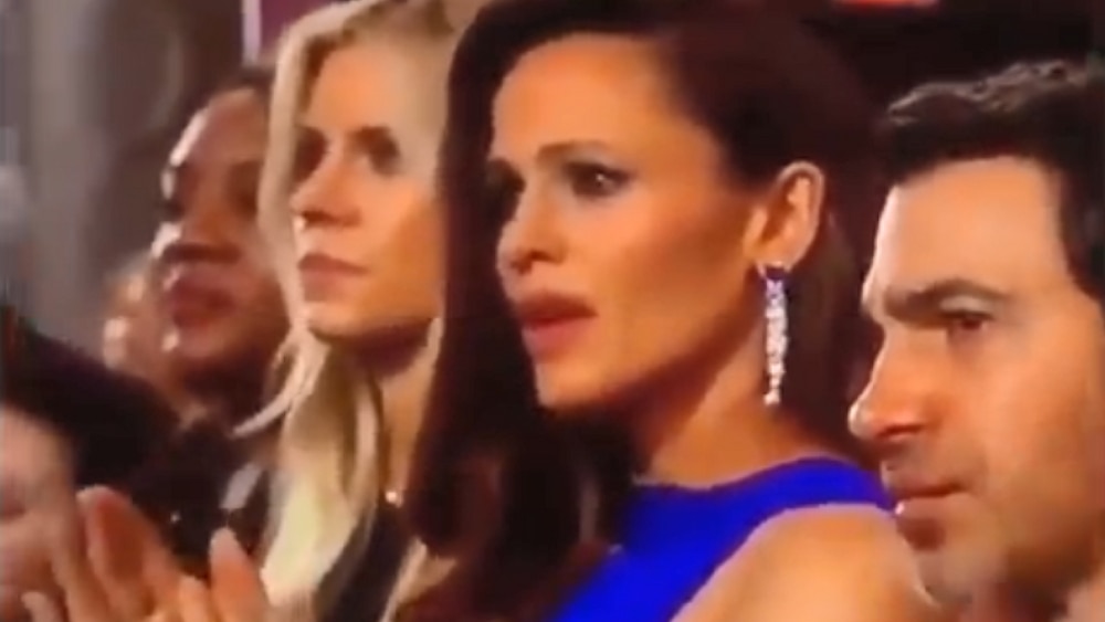 Oscars 2018 Jennifer Garner Becomes Meme After Video Of Her Clapping Goes Viral Bodysoul 