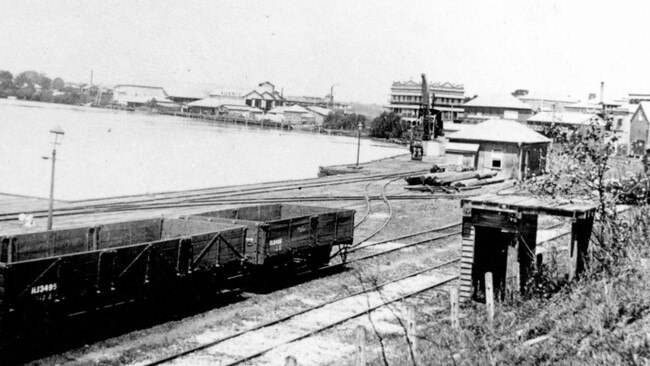 Government Wharves, Mary River, Maryborough, ca. 1920. An active hub facilitating trade and transport along the Mary River. Source: Maryborough Wide Bay &amp; Burnett Historical Society