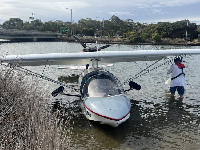 A Seaplane made an unexpected emergency landing at Anglesea River on Sunday 6 April.