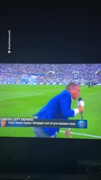 Former Premier League goalkeeper collapses on live TV