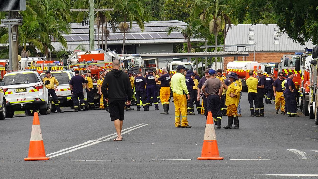 SES in Maclean are preparing for the potential of the water breaking through the levee wall. Photo: Stephen Ward