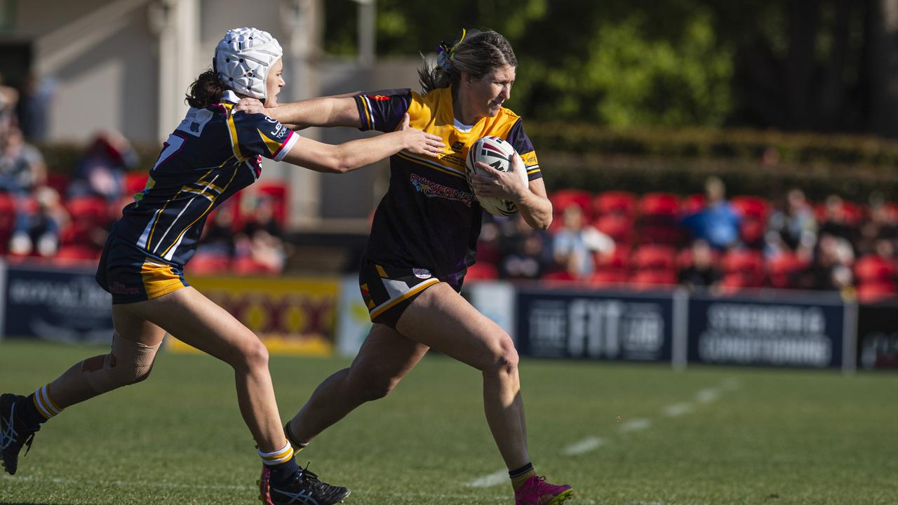 Kim Dore runs toe ball for Gatton. Picture: Kevin Farmer