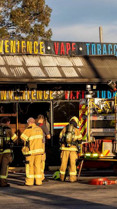 Two smoke shops set on fire in Melbourne