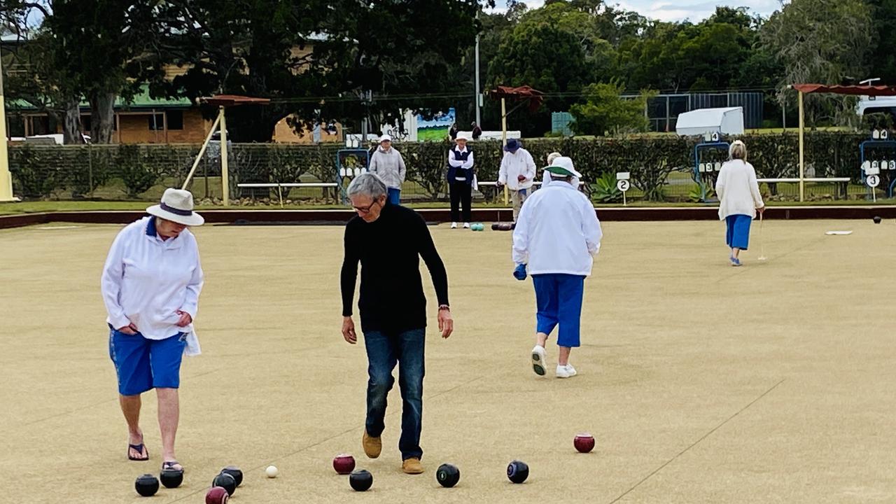 BOWLS RESULTS: Keen bowlers take to the greens | Daily Telegraph