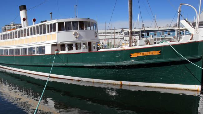 Cartela ferry at Hobart.