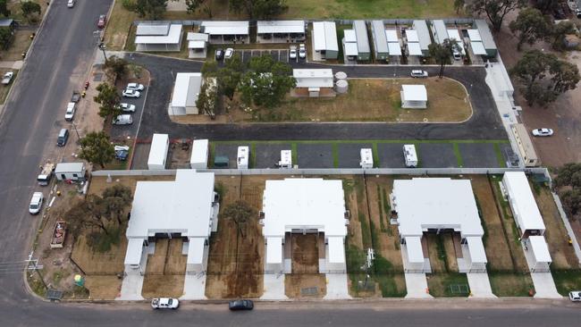 The state government has finished building seven modular homes for Tara residents who were displaced by bushfires.