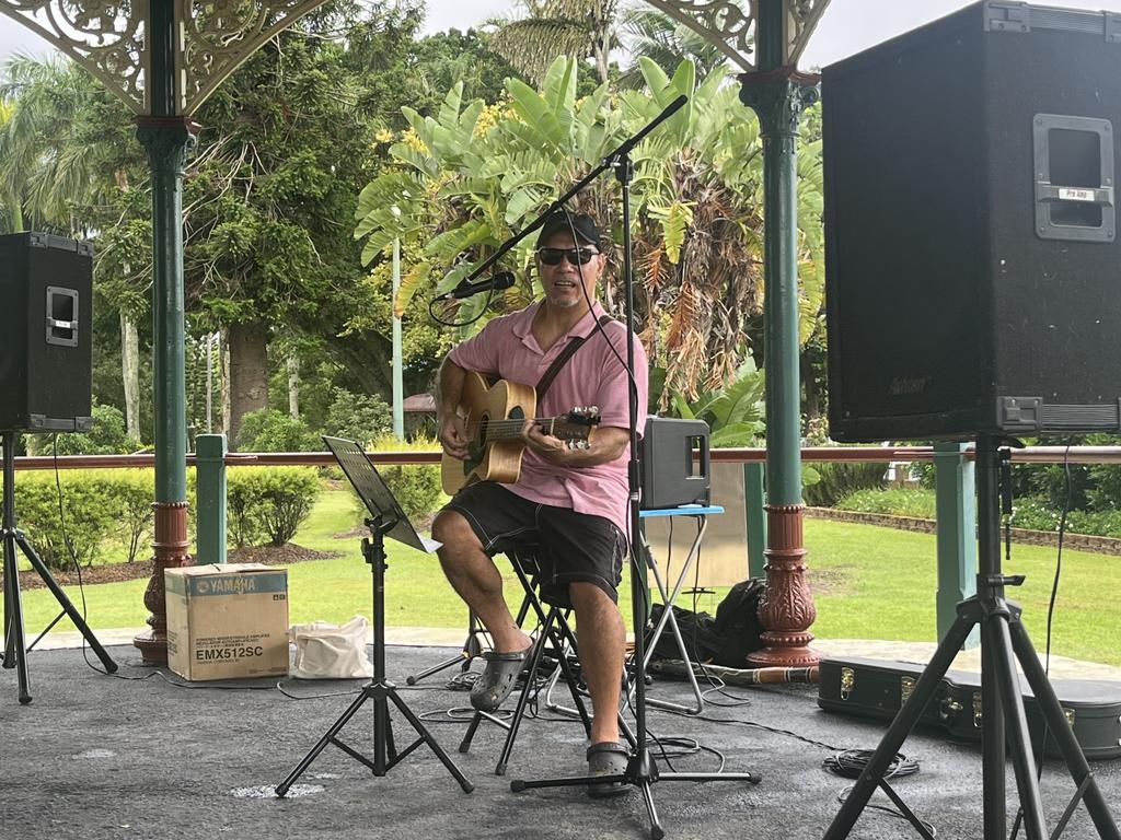 Scott performs at the Australia Day breakfast in Maryborough.