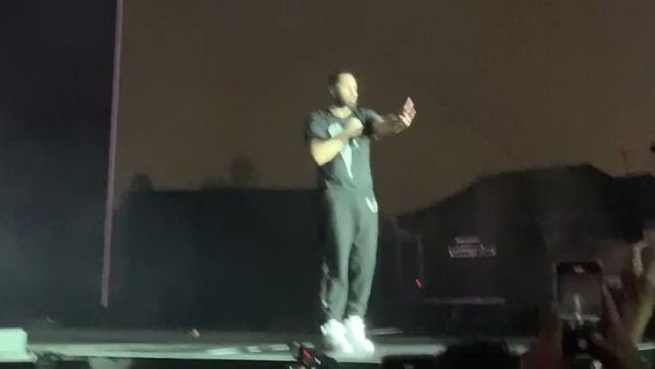 Drake Booed Off Stage At Tyler The Creator S Camp Flog Gnaw Festival