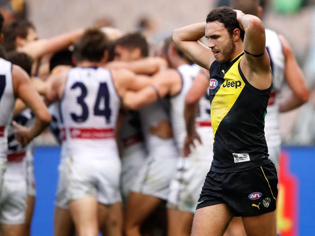 MELBOURNE, AUSTRALIA - MAY 14: Shane Edwards of the Tigers looks dejected after a loss during the 2017 AFL round 08 match between the Richmond Tigers and the Fremantle Dockers at the Melbourne Cricket Ground on May 14, 2017 in Melbourne, Australia. (Photo by Adam Trafford/AFL Media/Getty Images)