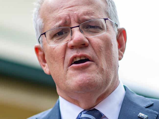 SYDNEY, AUSTRALIA - NewsWire Photos APRIL 01, 2022: Prime Minister Scott Morrison arrives in Jamisontown to meet first home buyers.Picture: NCA NewsWire / Christian Gilles