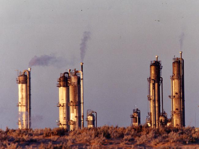 Santos Ltd's oil and gas operations at Moomba, SA, pictured at sunrise, 20 May 1994.