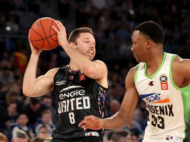 MELBOURNE, AUSTRALIA - OCTOBER 20: Matthew Dellavedova of United passes during the round five NBL match between Melbourne United and South East Melbourne Phoenix at John Cain Arena, on October 20, 2024, in Melbourne, Australia. (Photo by Kelly Defina/Getty Images)