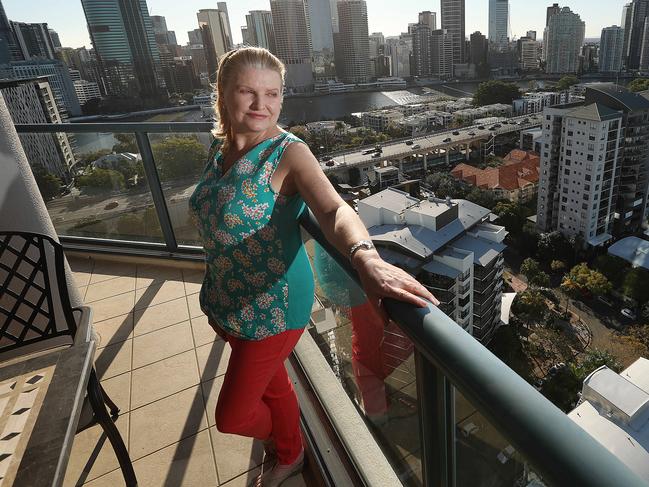 13/9/2019 : Karen Walker, on her penthouse balcony will soon going to be listing her $4m penthouse in Kangaroo Point, Brisbane. Karen is purchasing two luxury apartments of the plan to the tune of $2.8m , as luxury apartments prices are on the rise, with the top 2% of the market seeing gains in the last quarter.  Lyndon Mechielsen/The Australian