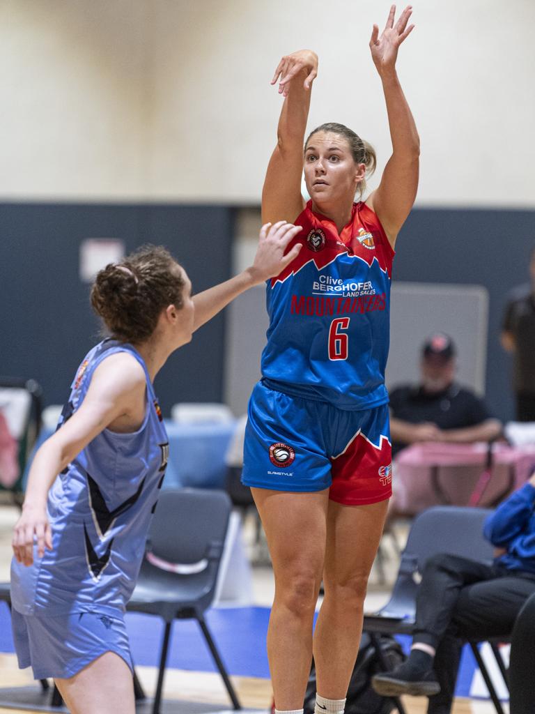 Hannah Lennan for the Toowoomba Mountaineers. Picture: Kevin Farmer