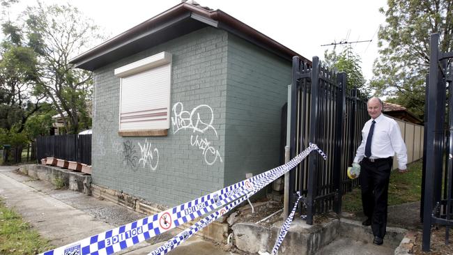 A Hydroponic drug setup was discovered after a fire broke out at Rydalmere.