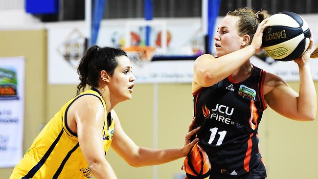 Fire's Kate Gaze is guarded by Flames Alex Wilson.