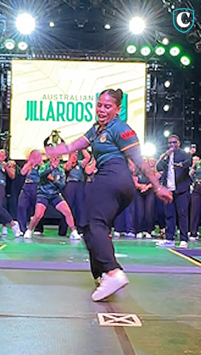 Jillaroos Star Sarah Togatuki Steals the Show in Fremont Street Dance-Off!