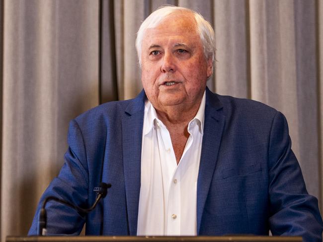 SYDNEY, AUSTRALIA. NewsWire Photos.December 12, 2024.Mining magnate Clive Palmer holds a press conference in Sydney.Picture: NewsWire / Jeremy Piper