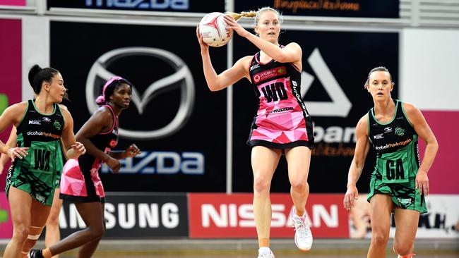 Emily Burgess in action with the Thunderbirds during their clash with West Coast Fever at Netball SA Stadium in 2017. Picture: Tom Huntley