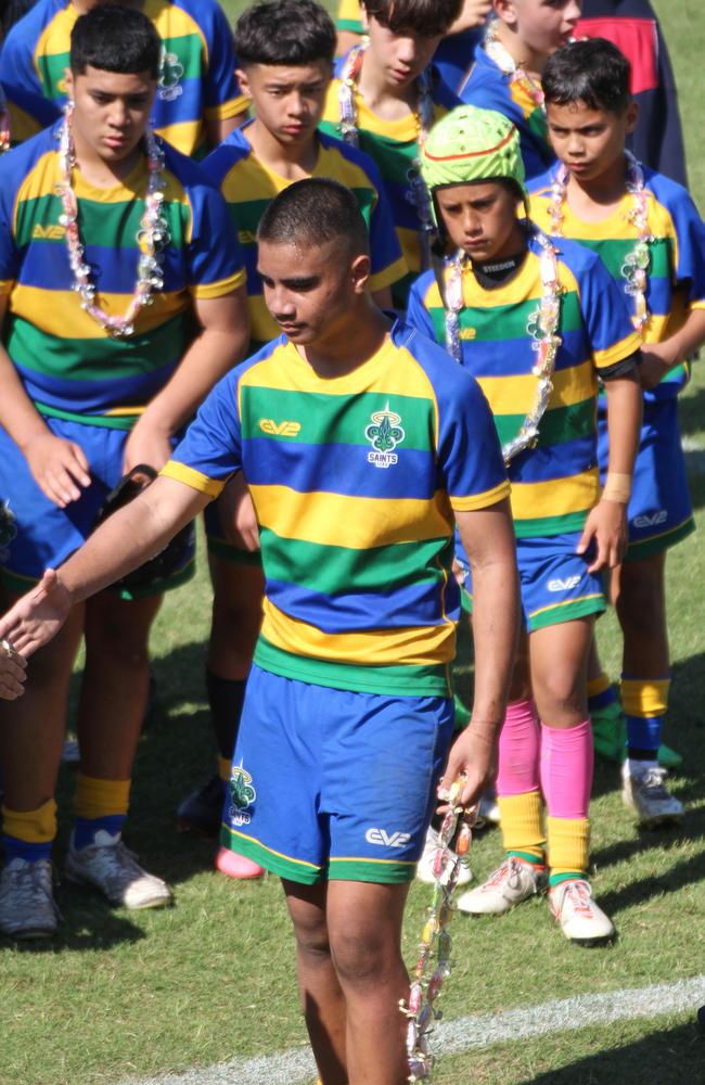 Morrison Ieli received his man of the match award.