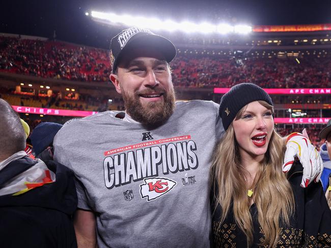 Travis Kelce celebrates with girlfriend Taylor Swift after the Kansas City Chiefs made it through to the Super Bowl but the final game was a disaster. Picture: Getty Images