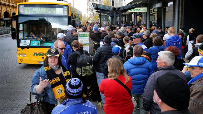 RACT pulls pin on free buses to Blundstone Arena AFL games The