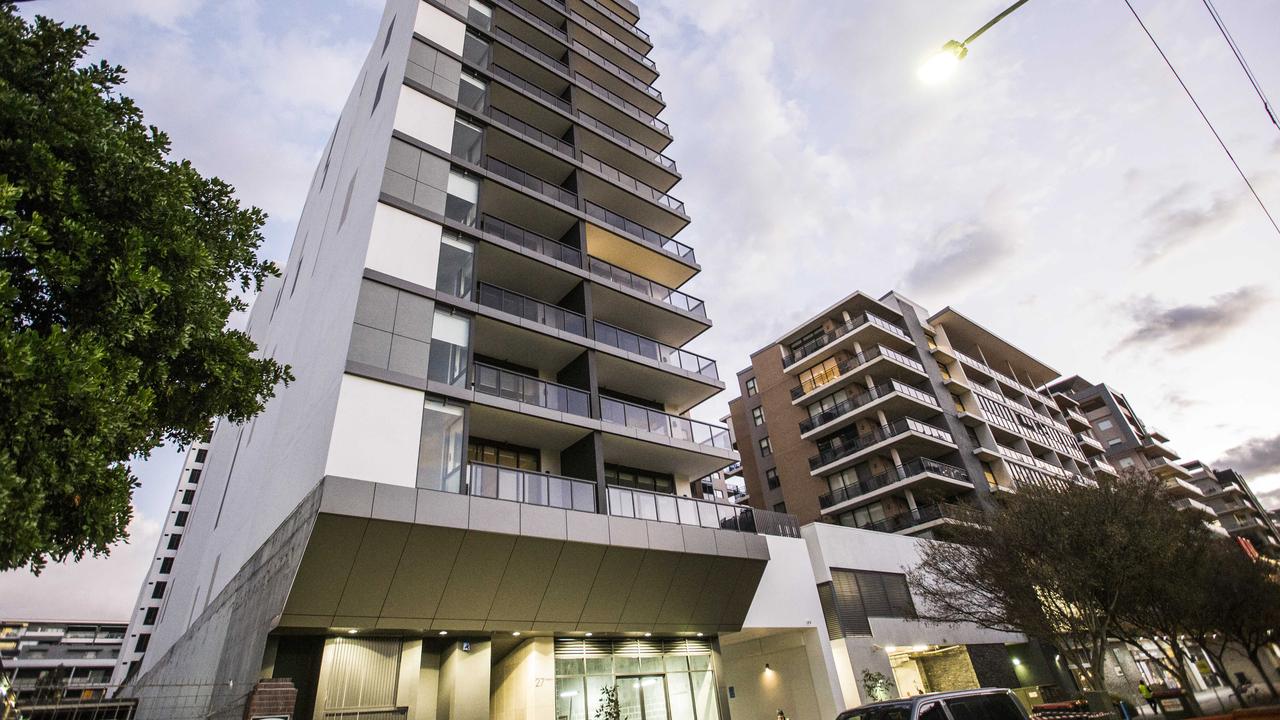 Opal Tower: Sydney building hit by balcony safety scare | news.com.au ...