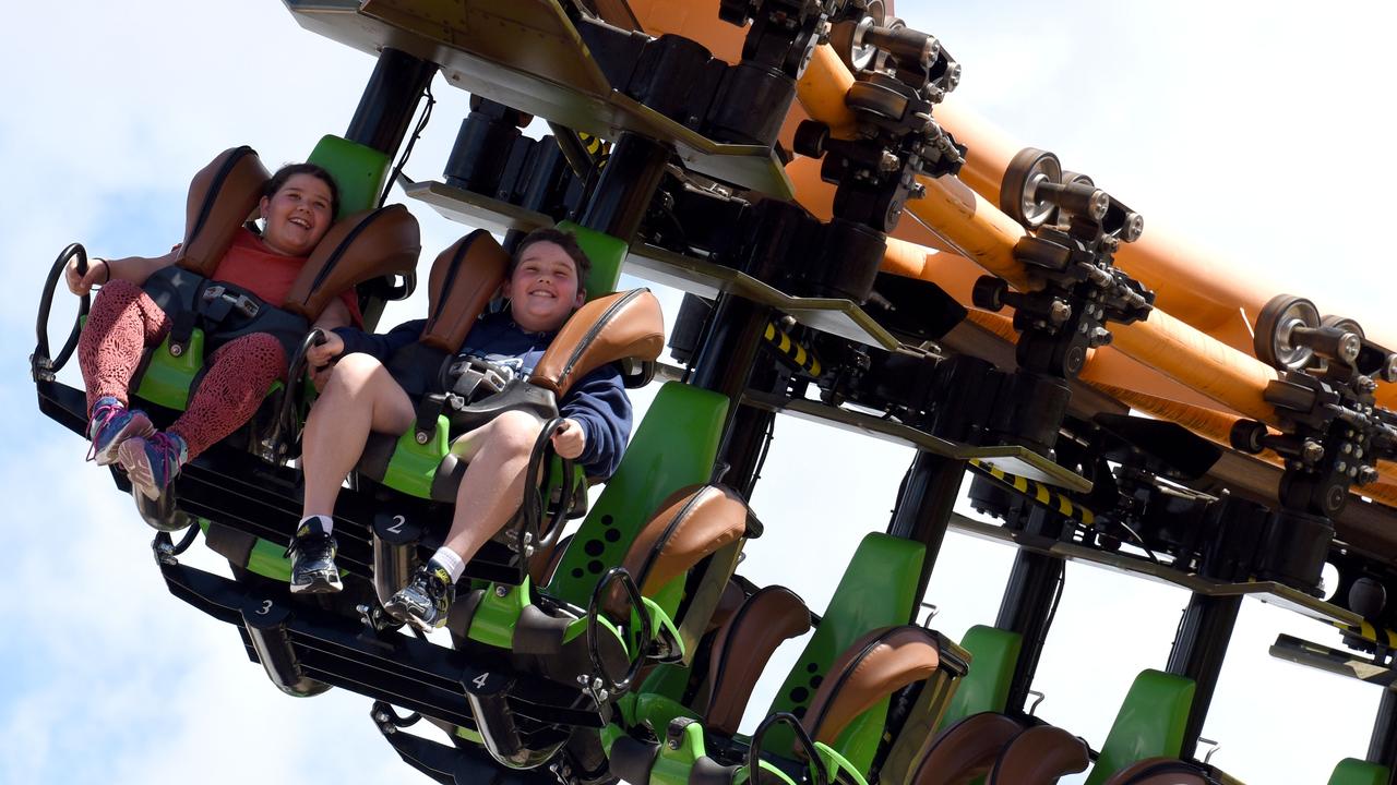 Qld theme parks cut opening hours in midst of COVID-19 pandemic ...