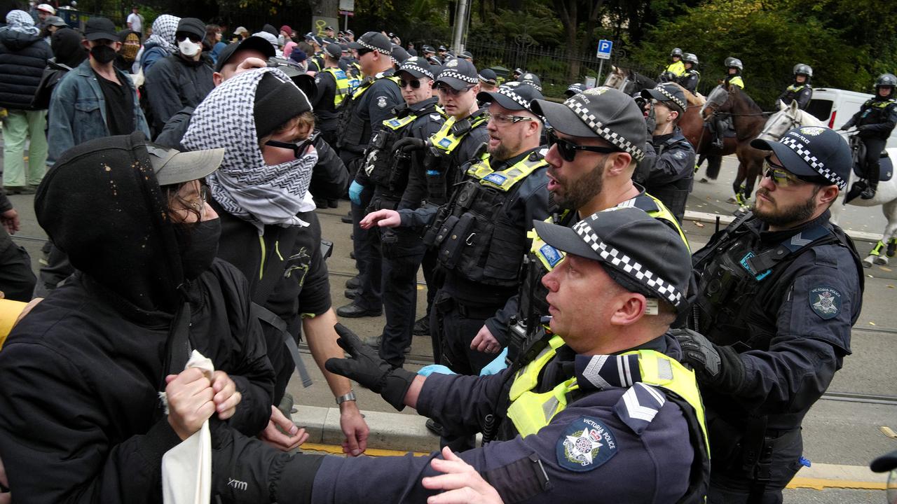 Police attempted to prevent pro-Palestinian protesters from clashing with the Never Again is now group. Picture: NCA NewsWire / Luis Enrique Ascui