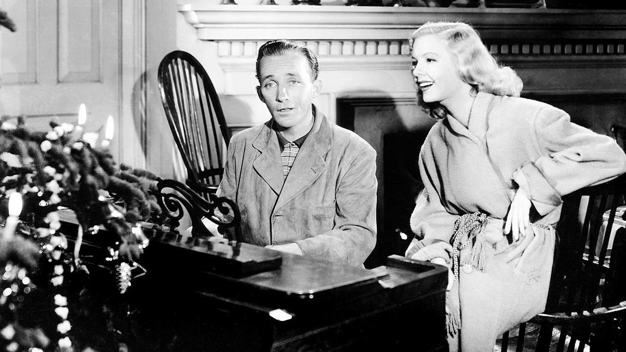 Bing Crosby and Marjorie Reynolds singing White Christmas in 1942.