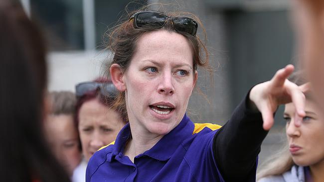 Vermont coach Meredith Denvir lays down the law.   Picture : Ian Currie