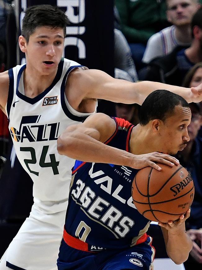 Impressive Utah Jazz rookie Grayson Allen guards against Adelaide 36er Adris De Leon. Picture: Gene Sweeney Jr./Getty Images