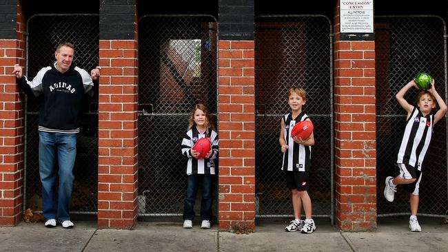 A young Tyler Brown with his father Gavin, brother Callum and sister Tarni.