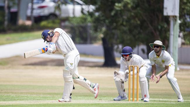 Chris Knight hits out for Valley. (AAP Image/Richard Walker)