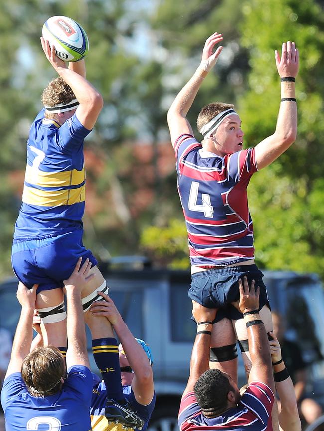 Wilson Blyth has a rare loss in a lineout against Grammar’s Dougal Gray. Picture: Glenn Hampson