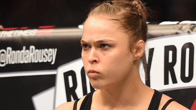 Ronda Rousey UFC 207 Comeback: Amanda Nunes Title Fight Date, Venue ...