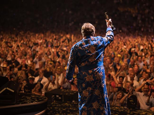 Elton John in New Zealand for more shows... and bringing that Oscar with him! Picture: Ben Gibson